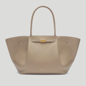 Elegance in soft tones bag